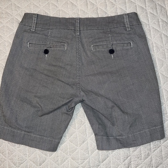 Blue striped shorts. Size 6 - Picture 4 of 5